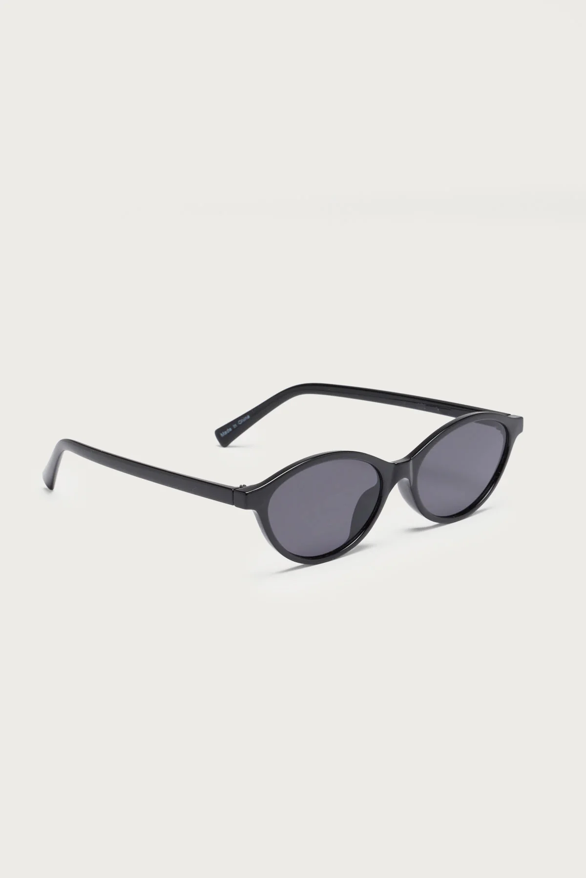 Arlo Oval Sunglasses - Image 3
