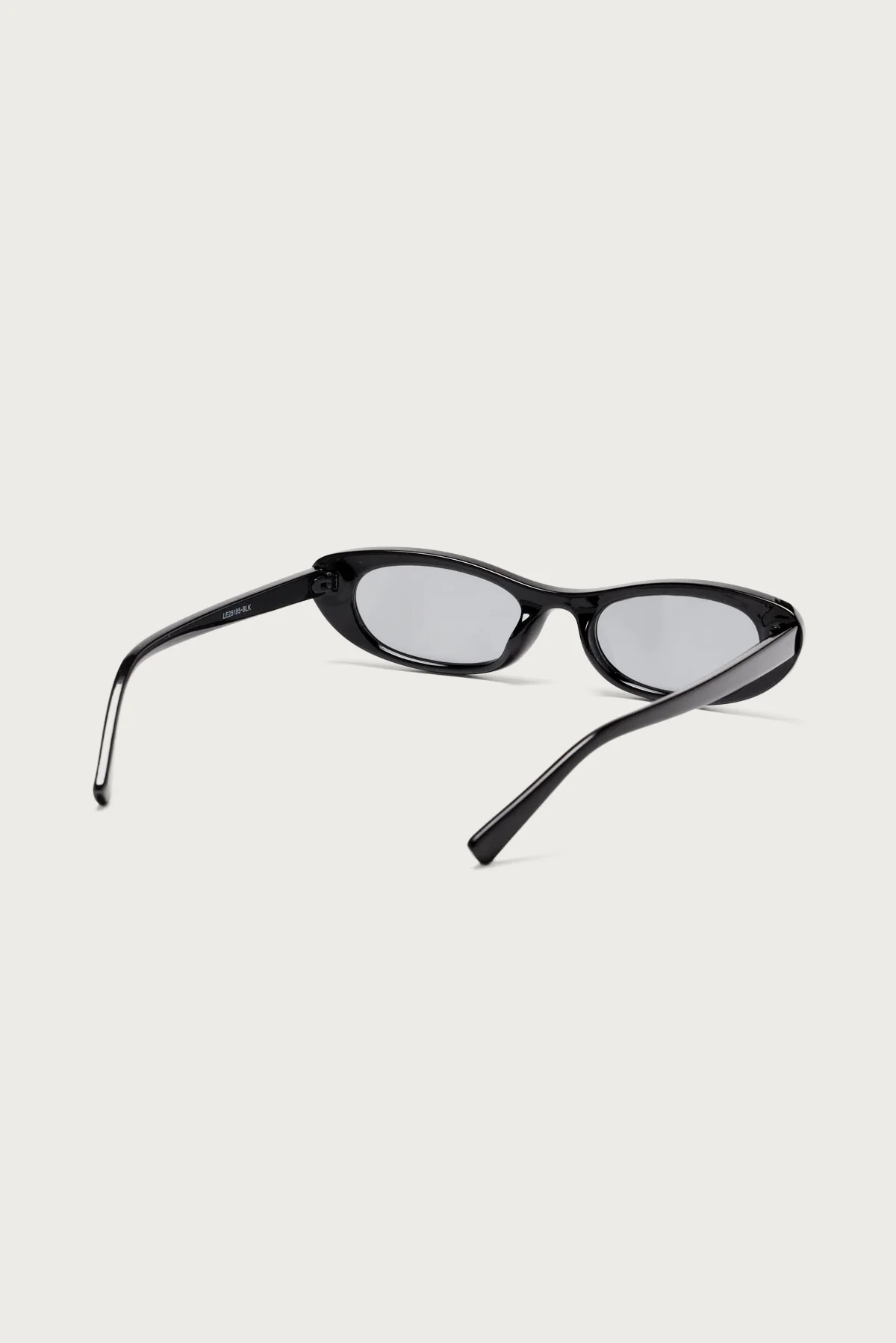 Henlee Oval Sunglasses - Image 4