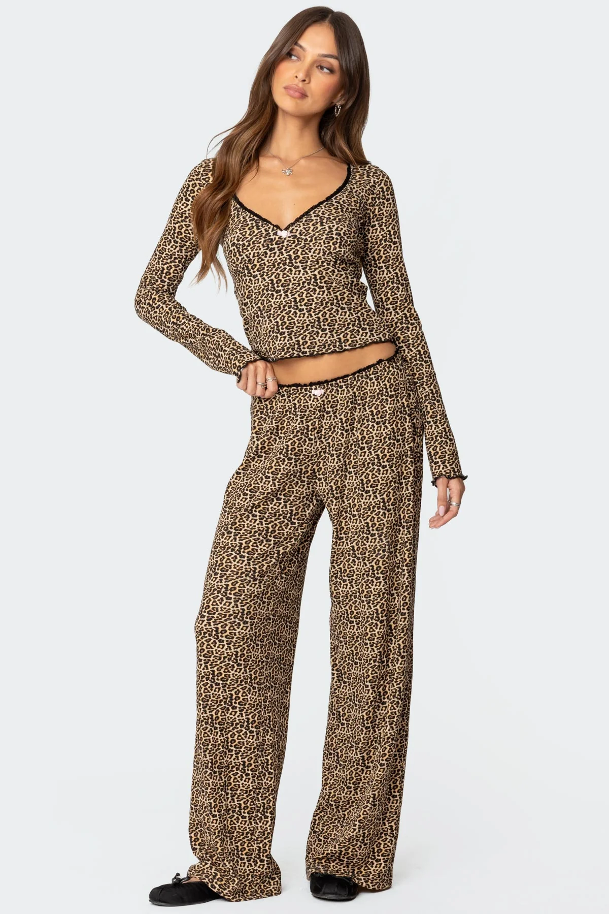 Lue Leopard Printed Ribbed V Neck Top - Image 2