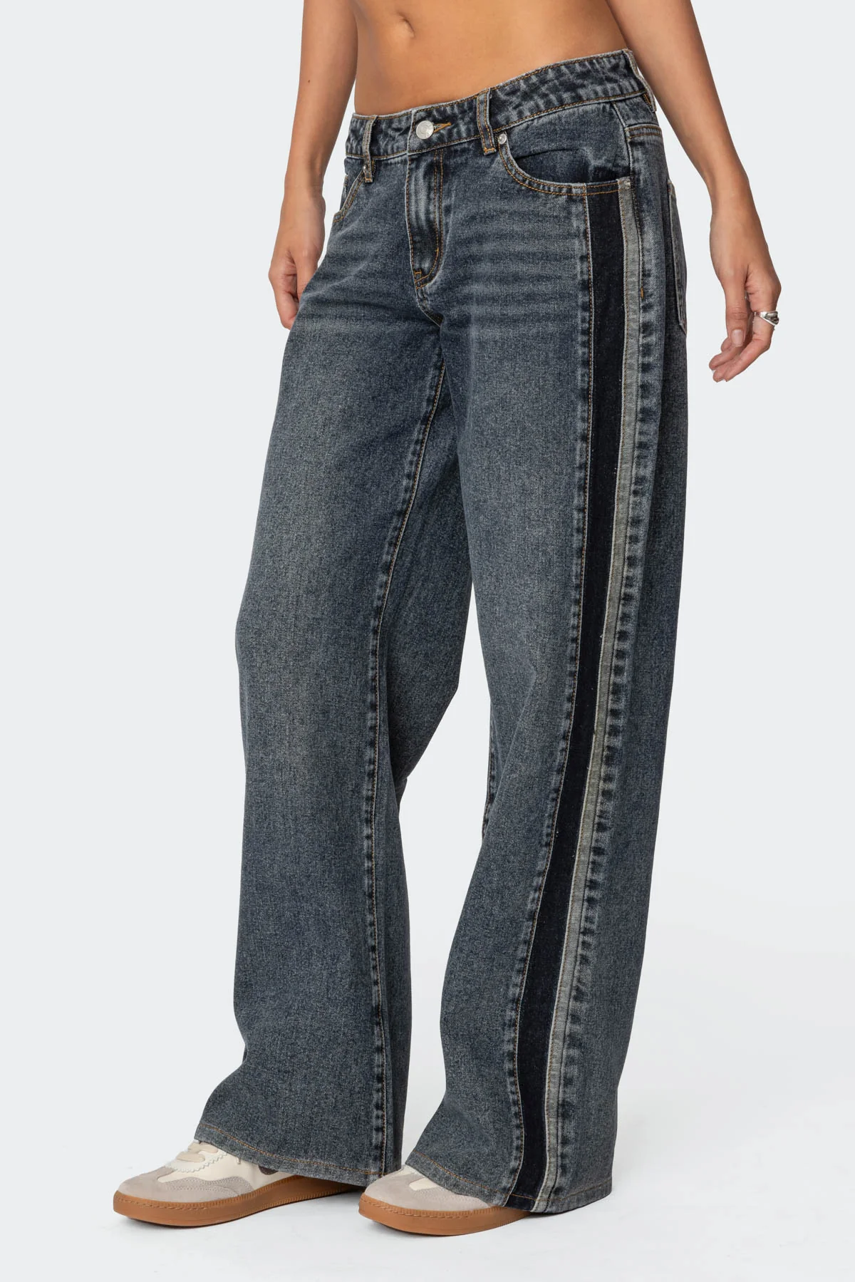 Contrast Panel Low Rise Baggy Jeans - Image 4