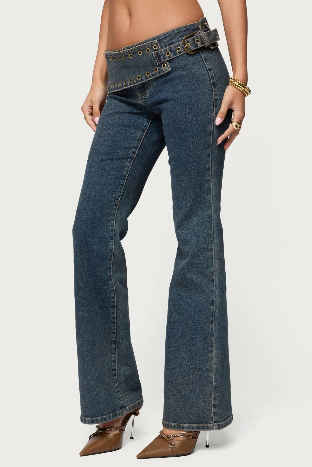Asymmetric Grommet Belt Low Rise Flared Jeans - Image 4