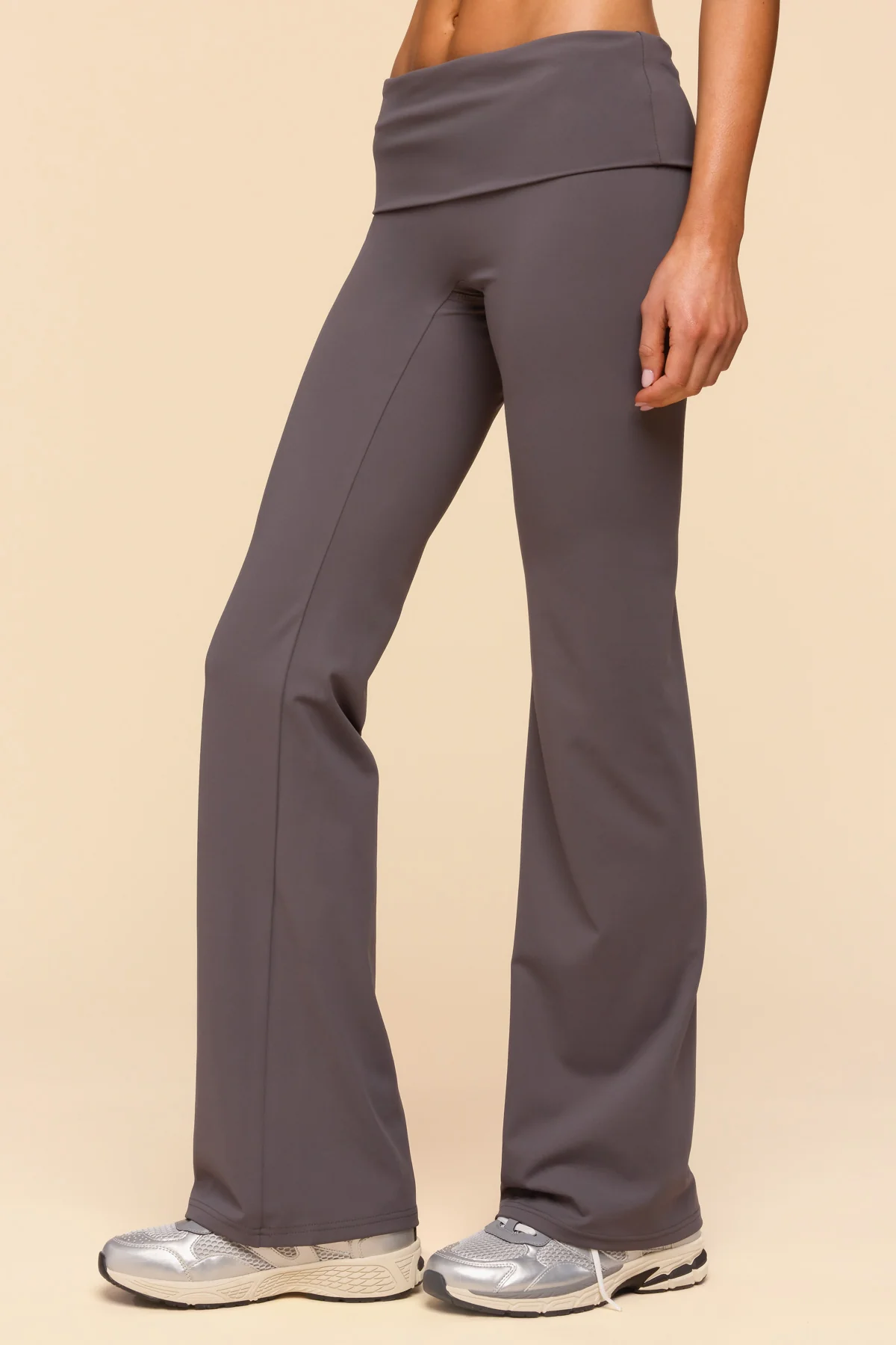 Oriane Foldover Flared Leggings - Image 4