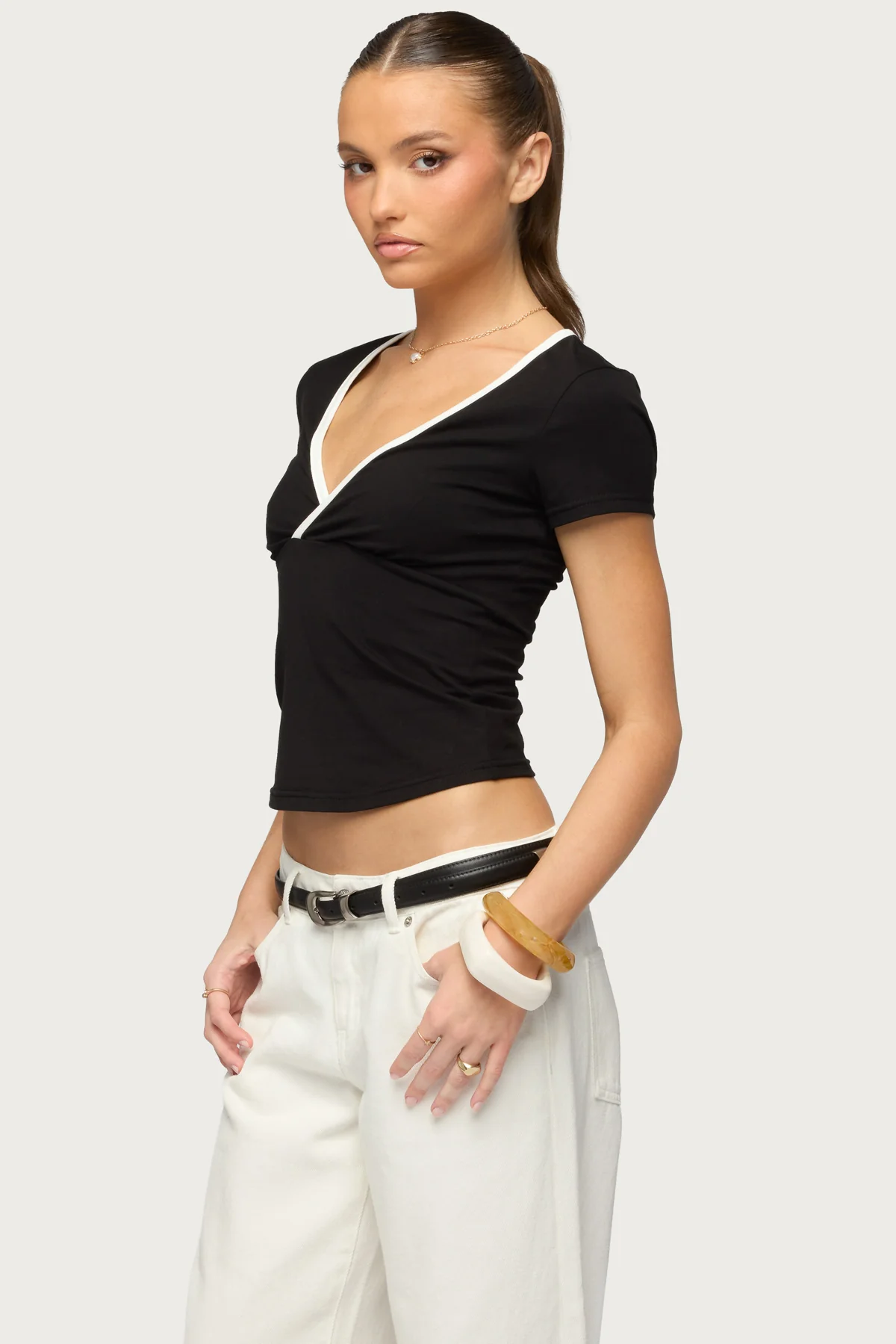 Yulenna Contrast V Neck Top - Image 3