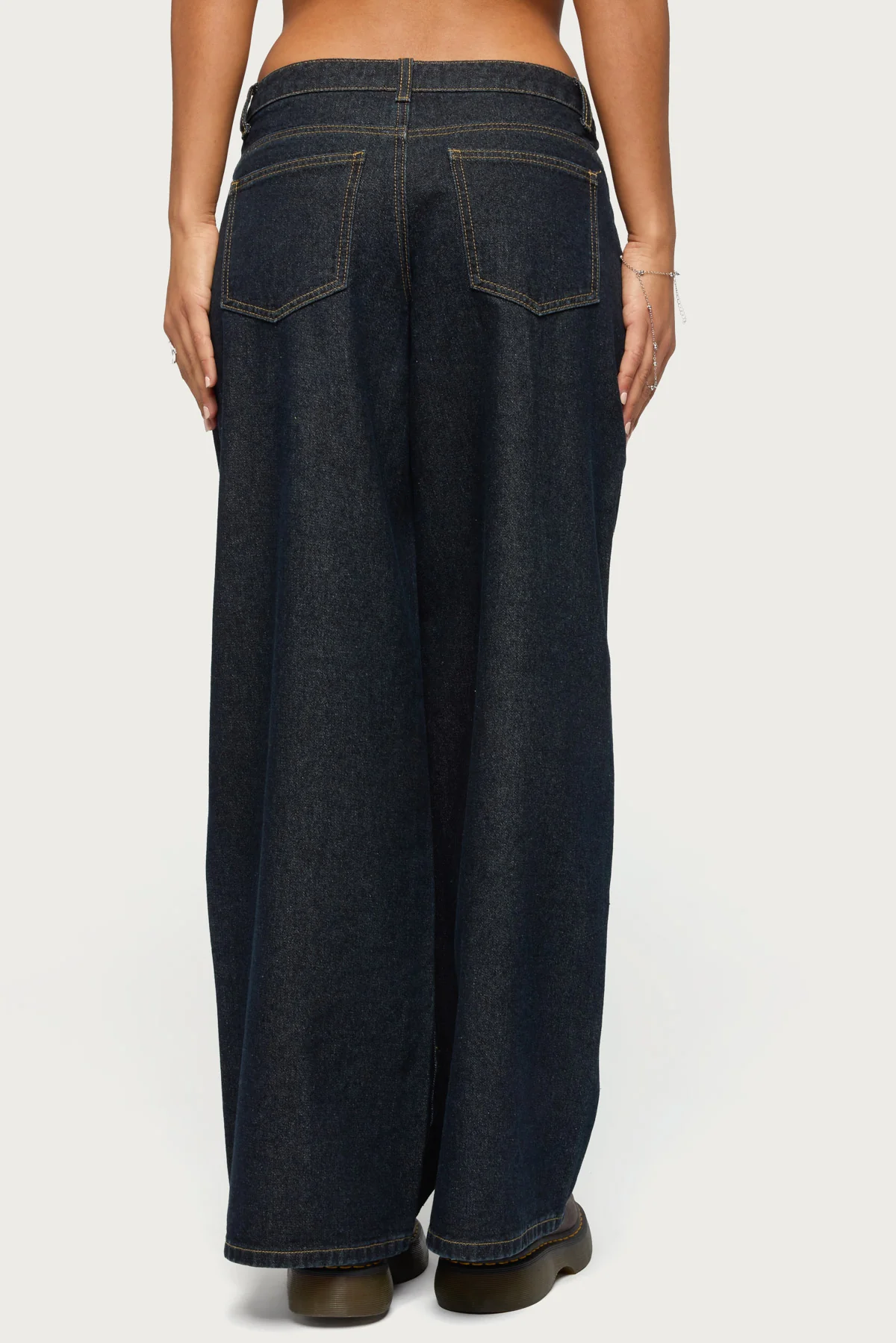 Pleated Low Rise Wide Leg Jeans - Image 4